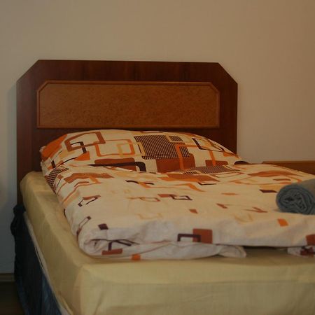 Art Star Hotel Hostivice Buitenkant foto