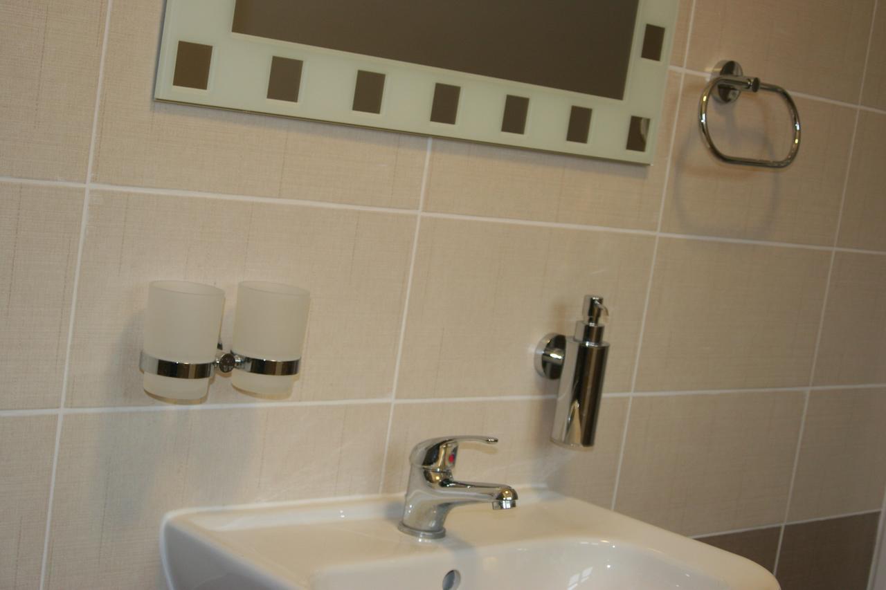 Art Star Hotel Hostivice Buitenkant foto
