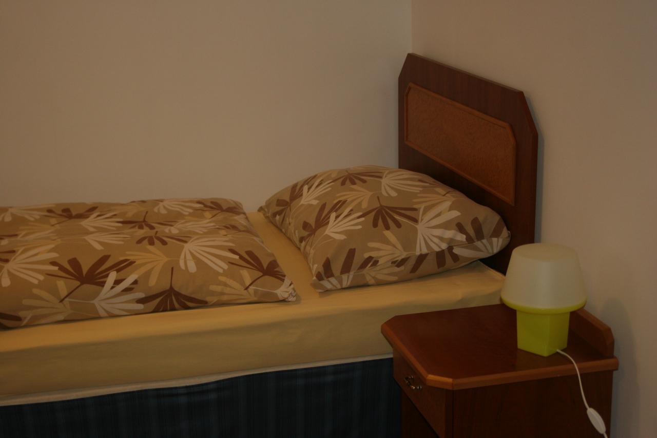 Art Star Hotel Hostivice Buitenkant foto