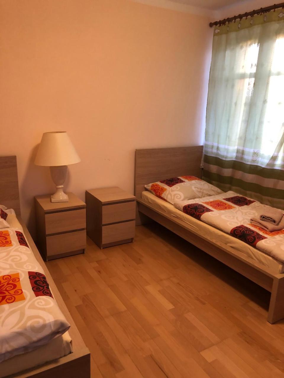 Art Star Hotel Hostivice Buitenkant foto